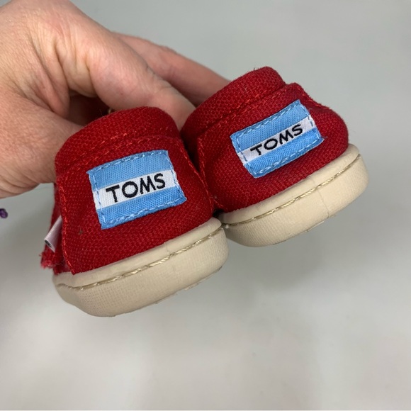 Tiny Toms classic slip-on shoe in red size 3 - Picture 3 of 6